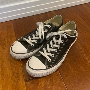 Converse Black/White